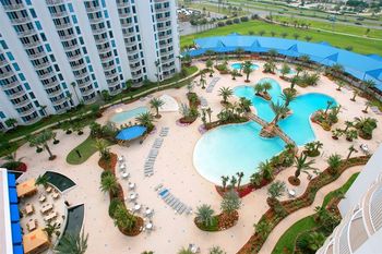 Outdoor pool at The Palms of Destin Resort & Conference Center.
