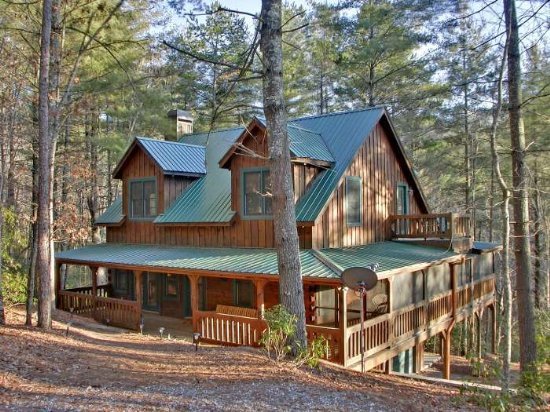 Blue Ridge Vacation Rentals - Cabin - 3-Bedroom Cabin in a 