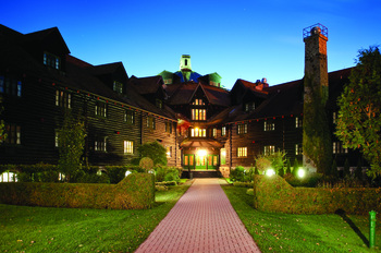 Exterior view of Fairmont Le Chateau Montebello.
