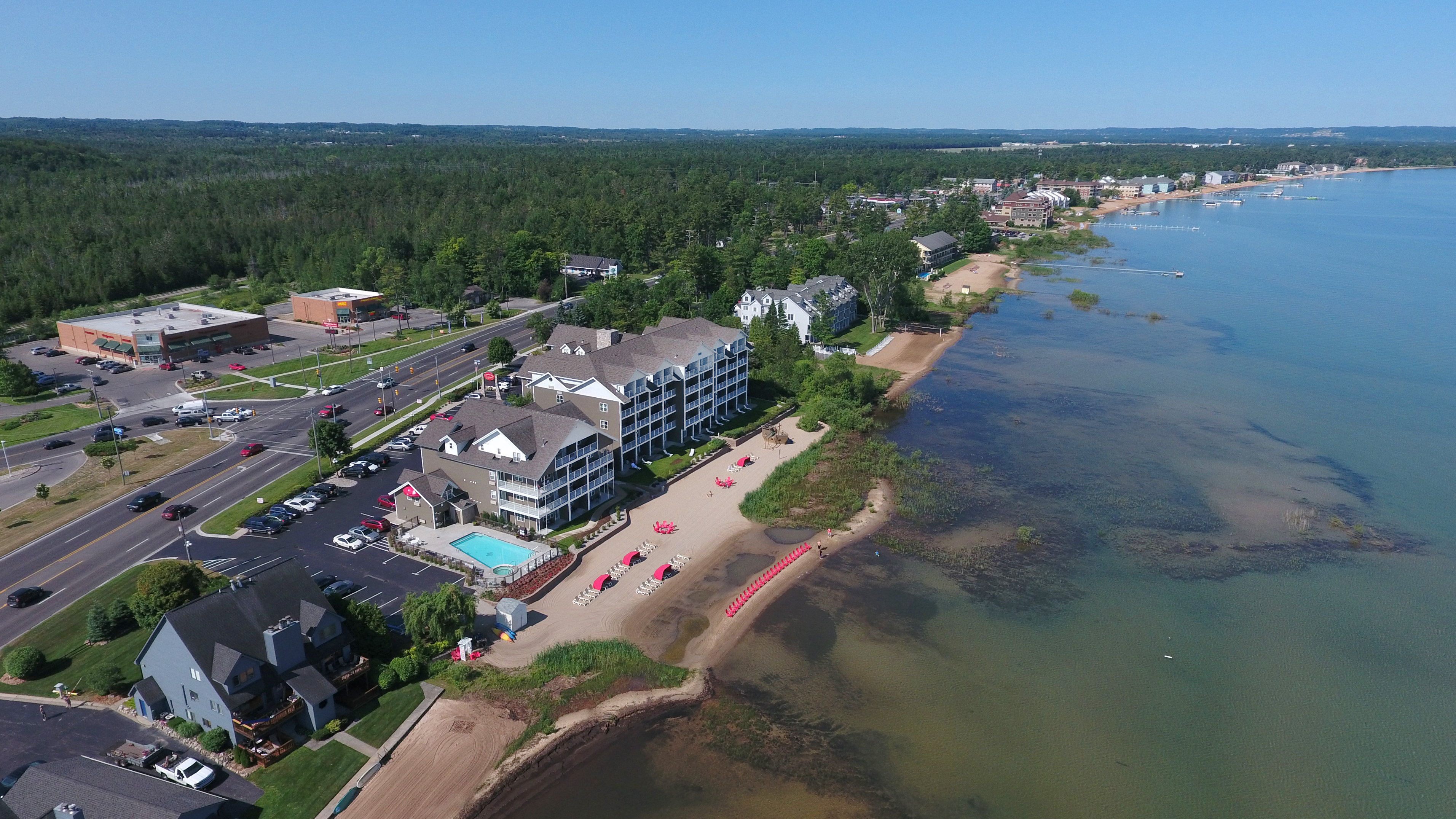 hotels outside traverse city mi