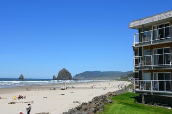 Exterior view of The Tolovana Inn.